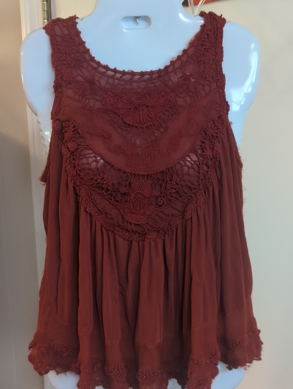 Ultra Pink Crochet Yoke Sleeveless Cami - Rust